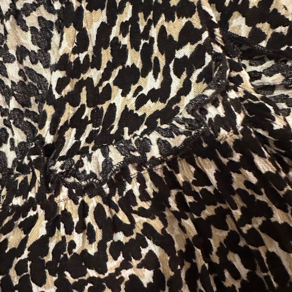 Old Navy Animal Print Blouse - Picture 6 of 9